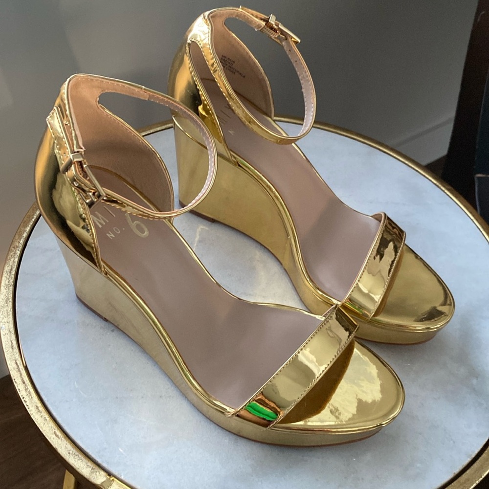 Mix No. 6 Gold platforms